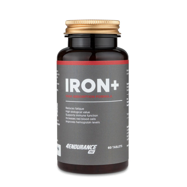 4Endurance Pro Iron+ - 60 kapsul, črna steklenica z zlatim pokrovčkom in rdečim pasom etikete, podpira delovanje imunskega sistema in zmanjšuje utrujenost.